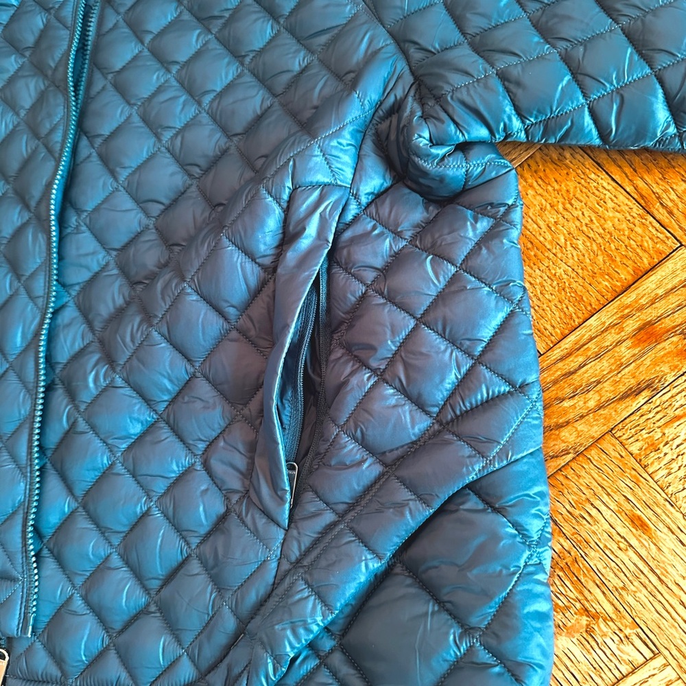 Athleta Teal Whisper Featherless Quilted Jacket XL - Like new - Picture 5 of 10